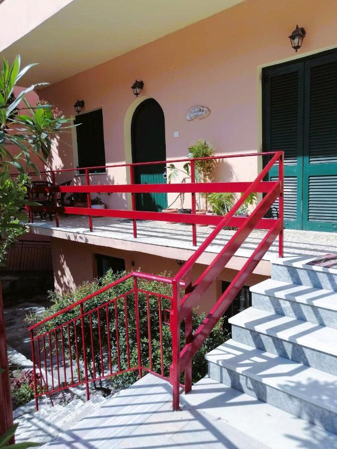 Vassia'S Beach Houses Benitses  Exterior photo